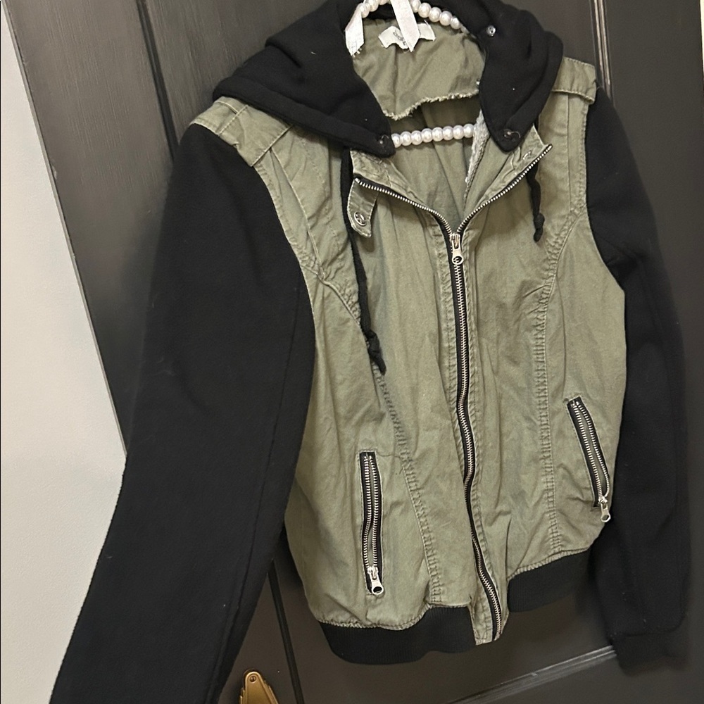 Green and Black Hooded Zipup Jacket - Picture 2 of 4